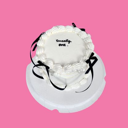 Bow Classic Cake